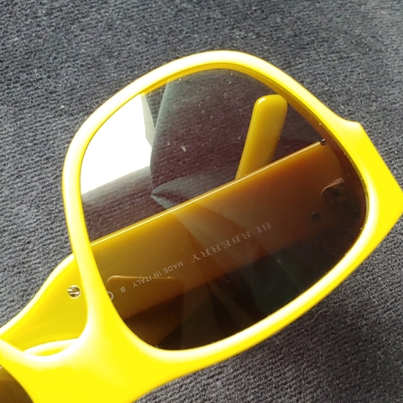 Burberry Women Green & Gunmetal Sunglasses - Picture 6 of 6